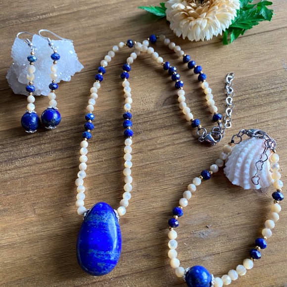 Genuine Mother of Pearl with Lapis lazuli Complete Jewelry Set - Picture 3 of 10